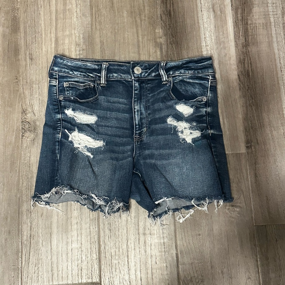 American Eagle Shorts - Picture 2 of 4